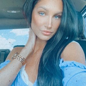 Meet your Posher, Celine